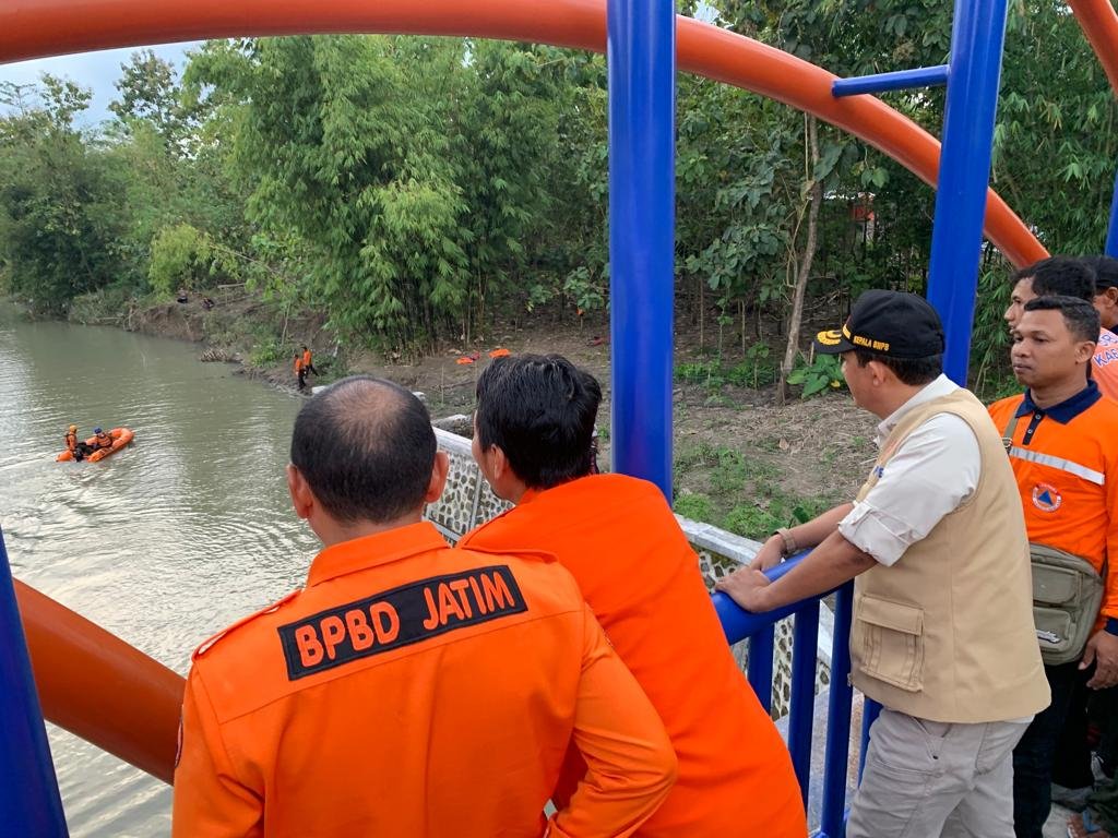 Kepala BNPB Resmikan Jembatan Luworo Madiun