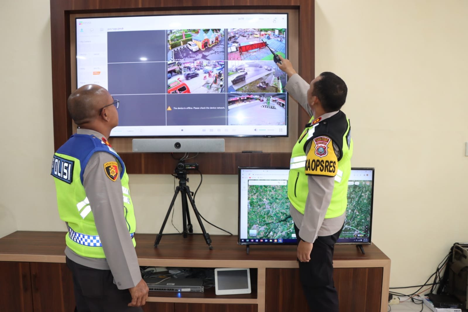 Dari Posko Operasi, Kapolres Tanah Karo Pantau Arus Jalur Lintas Kabupaten Karo