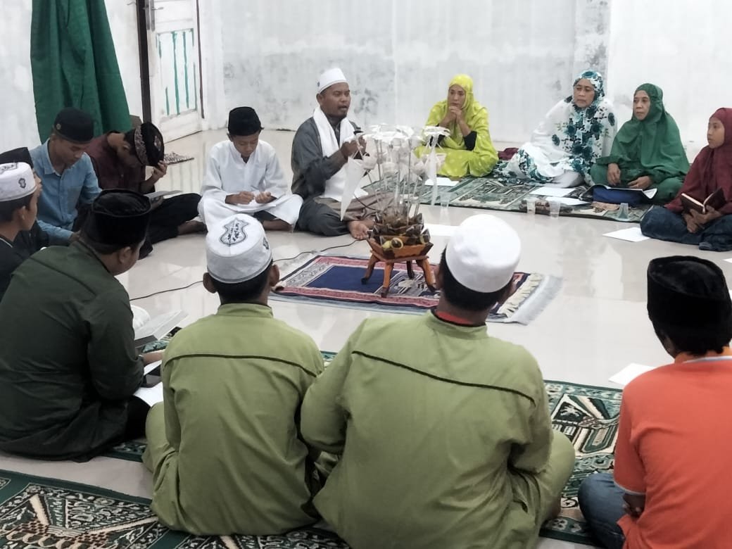 Islamic Boarding School Dhinukum Zholtan Gelar Khatam Qur’an di Malam 27 Ramadhan