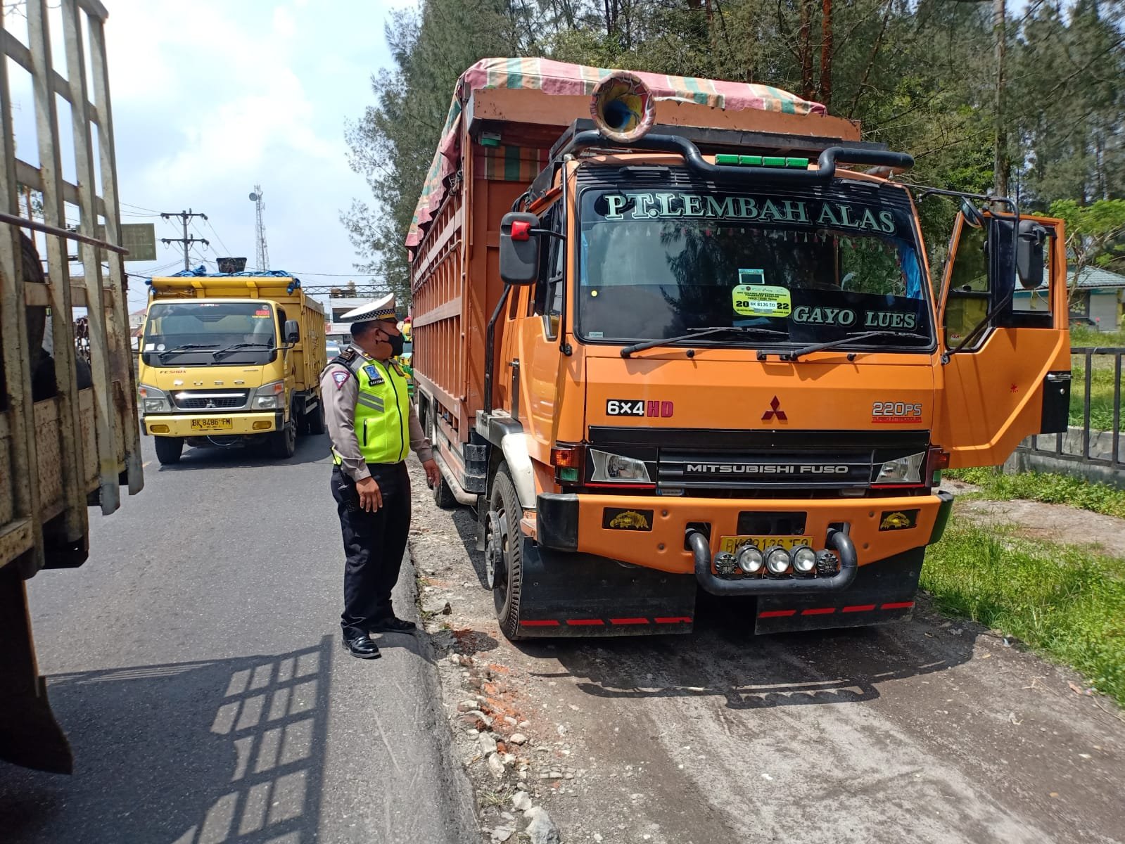 Satlantas Polres Tanah Karo Himbau Pembantasan Jam Operasional Selama Ops Ketupat Kepada Supir Angkutan Barang
