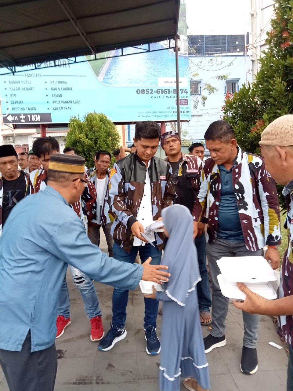 PAC IPK Delitua Berbagi Takjil dan Santuni Anak Yatim