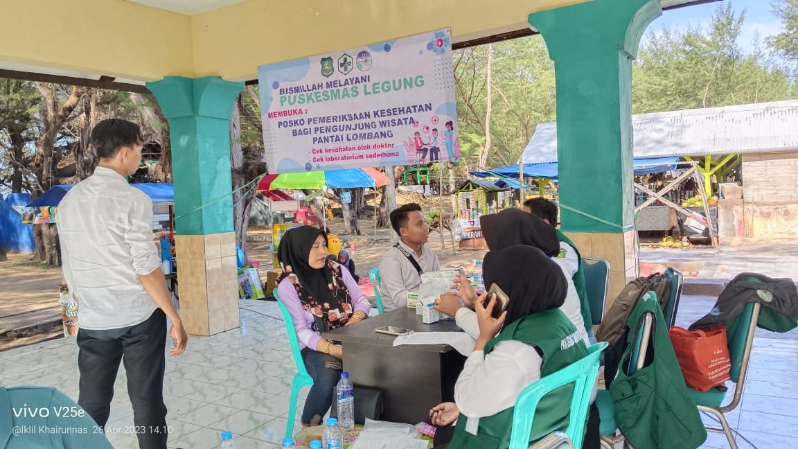 Brilian! Puskesmas Legung Buka Posko Kesehatan Dipantai Lombang