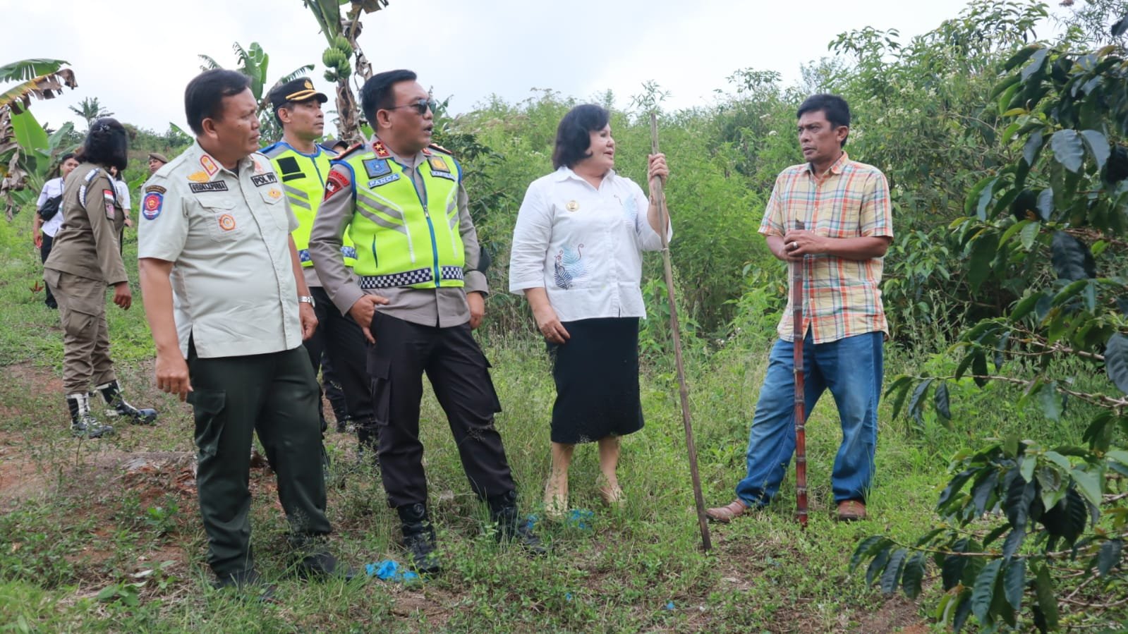 Tinjau Jalur Wisata Tanah Karo, Kapoldasu Sahuti Keluhan Warga Terkait Sulitnya Air Bersih