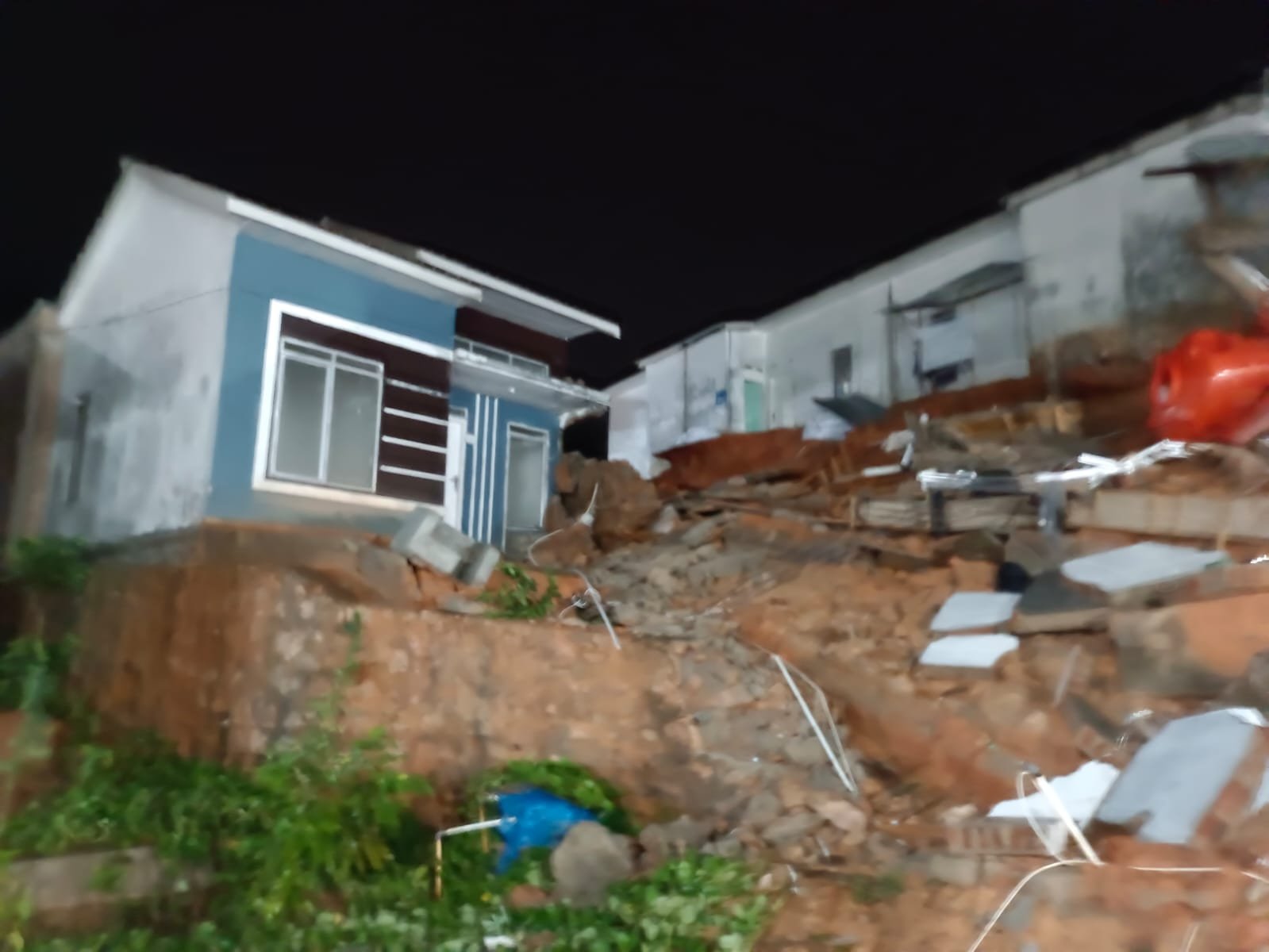 Developer Perumahan Cemara Asri Belum Bisa Pastikan Ganti Rugi Rumah Yang Amblas