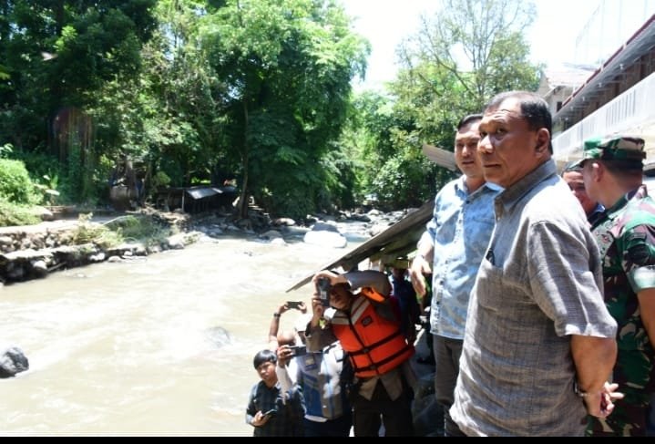 Tinjau Lokasi Banjir Bandang, Bupati Ingin Ada Kajian Mendalam Agar Peristiwa Serupa Tidak Terjadi Lagi