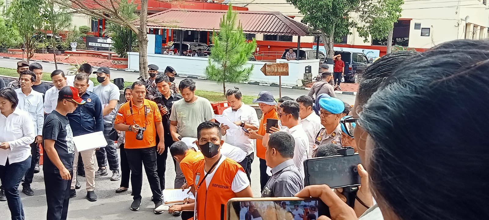 Ken Admiral Minta Ganti Rugi Spion Mobil kepada Anak AKBP AH