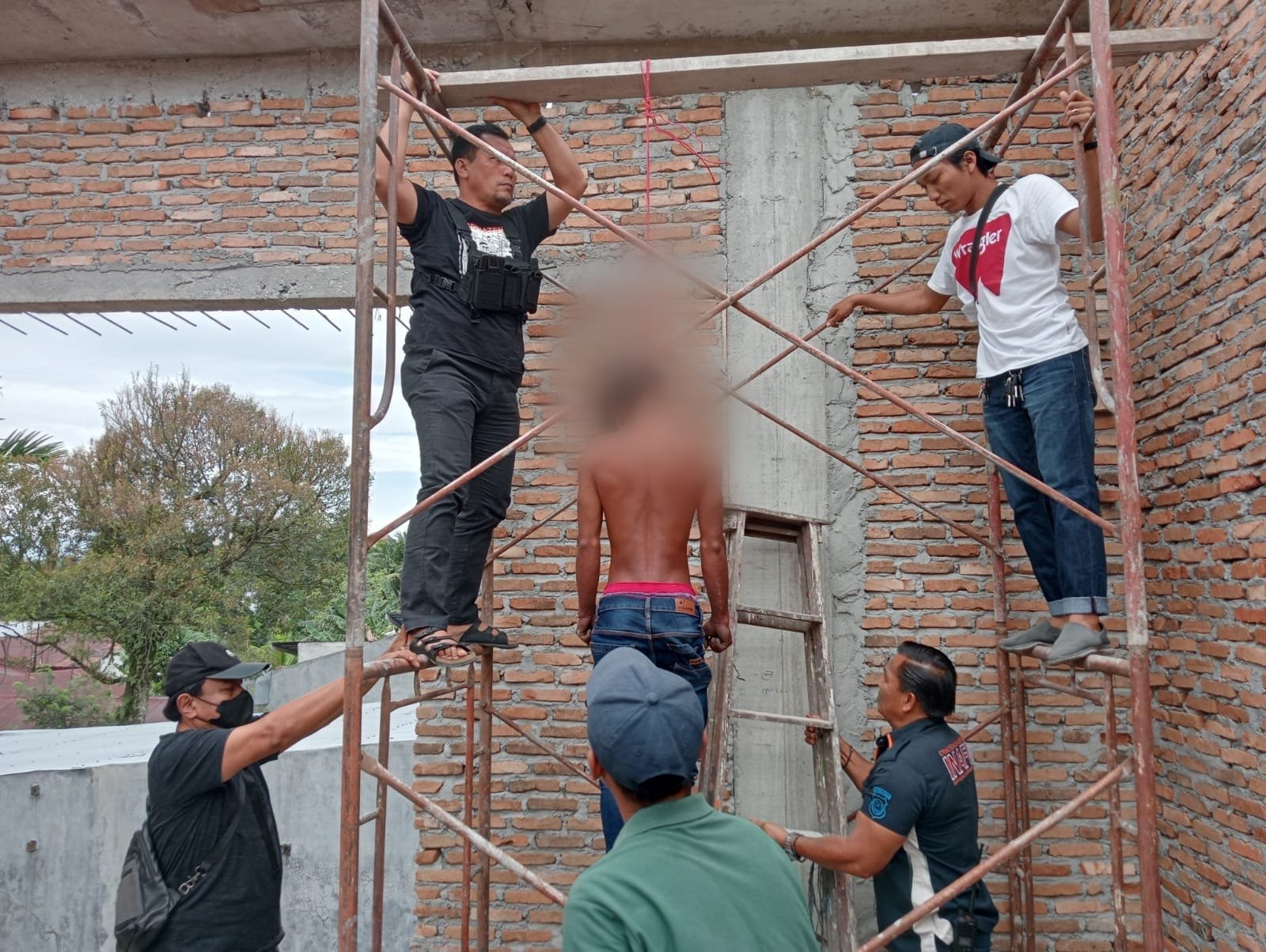 Diduga Masalah Keluarga, Pria 27 Tahun Tewas Gantung Diri