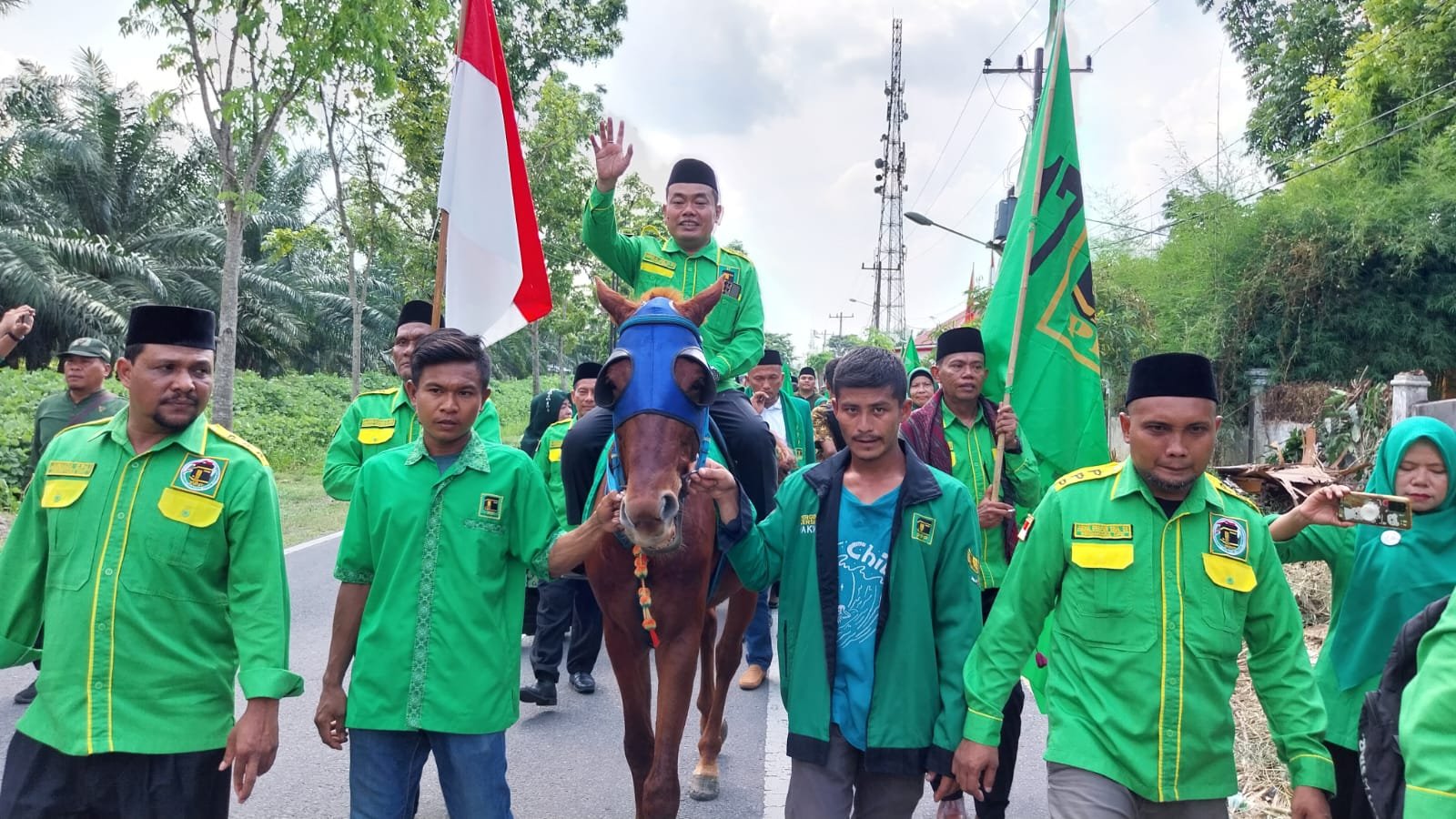 Layaknya Satria Berkuda, Dr Misnan Aljawi SH MH Daftarkan 50 Bacaleg PPP ke KPU Deli Serdang