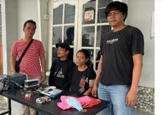 Kompak, Pasangan Kekasih Bobol Toko Ponsel