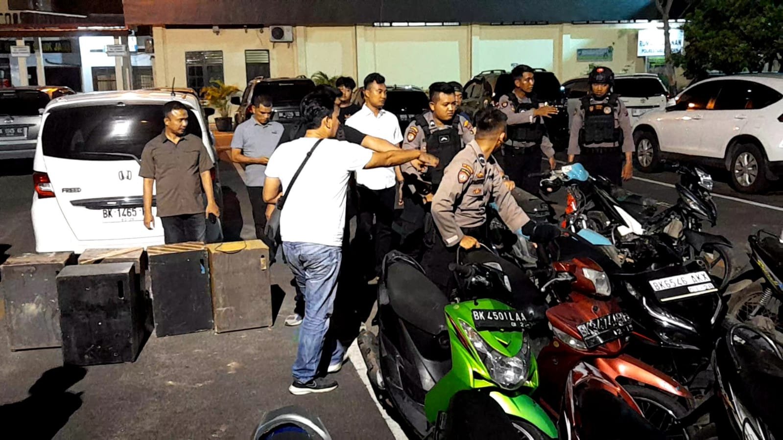Polrestabes Medan Gerebek Gudang Sepeda Motor Curian, 3 Penadah dan Puluhan Motor Diamankan