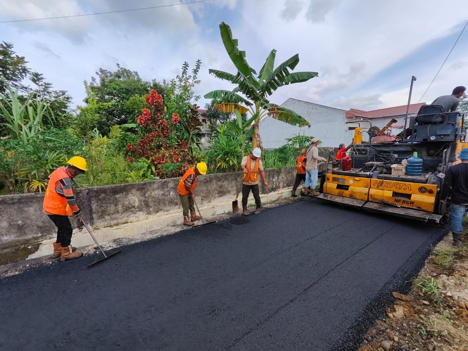 Wujudkan Medan Tanpa Lubang, Dinas SDABMBK Lakukan Pengaspalan Jalan Sepanjang 1 kilometer di Medan Johor