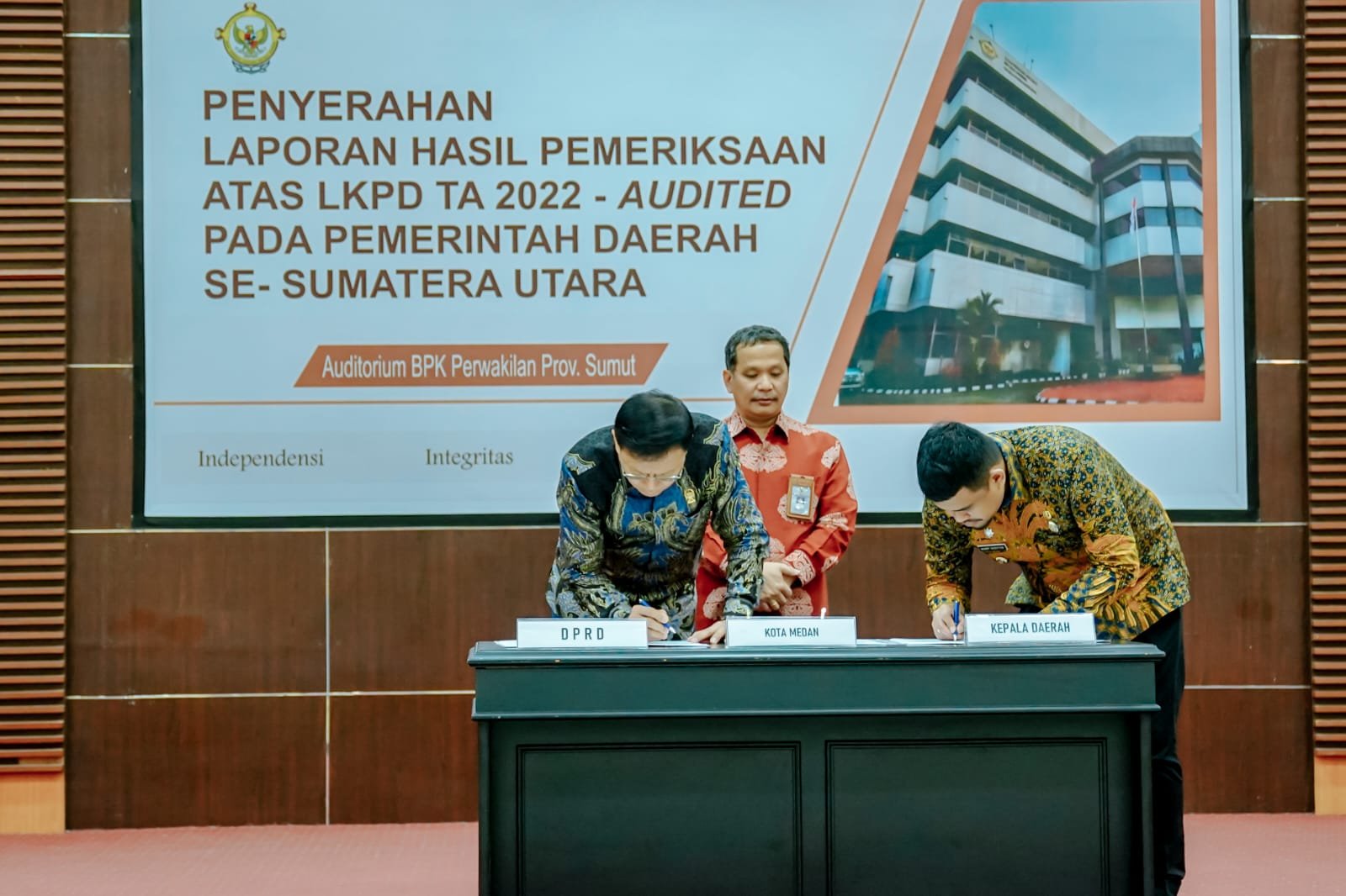 Di Bawah Kepemimpinan Bobby Nasution, Pemko Medan Cetak Hattrick, Raih Opini WTP Tiga Kali Berturut