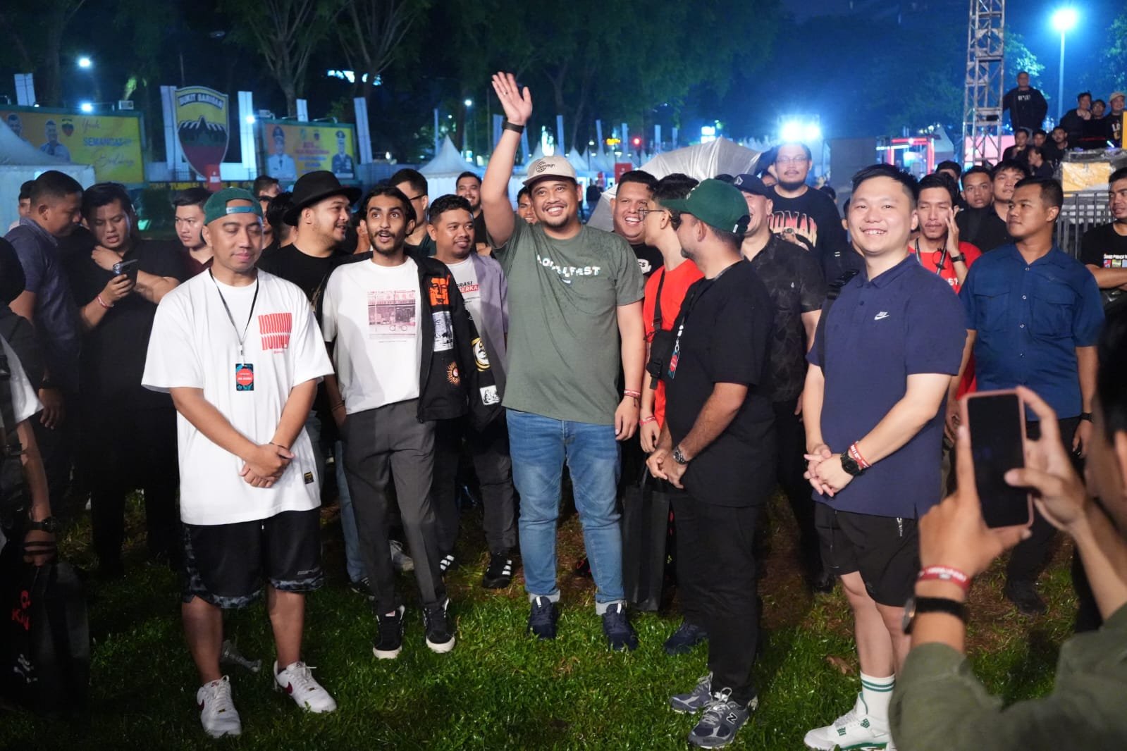 Bersama Ratusan Anak Muda Medan, Wali Kota Medan Menyaksikan Kemeriahan Localfest 2023