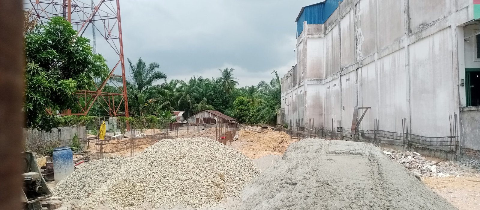 Proyek Bangunan Gedung di Kelurahan Alur Dua Diduga Tak Miliki IMB, Satpol PP Langkat Diminta Turun Ke Lokasi