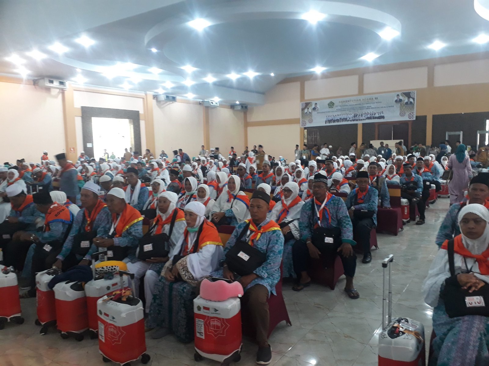 Jemaah Kloter 12 Doakan Calhaj yang Wafat Sebelum Berangkat