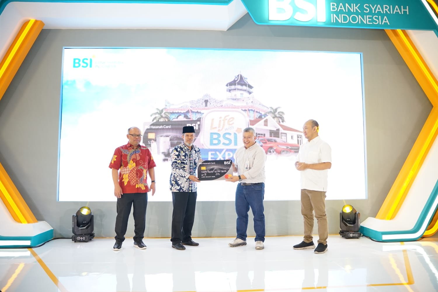 Tingkatkan Inklusi Keuangan Syariah di Jateng, BSI Adakan Life with BSI Expo di Solo