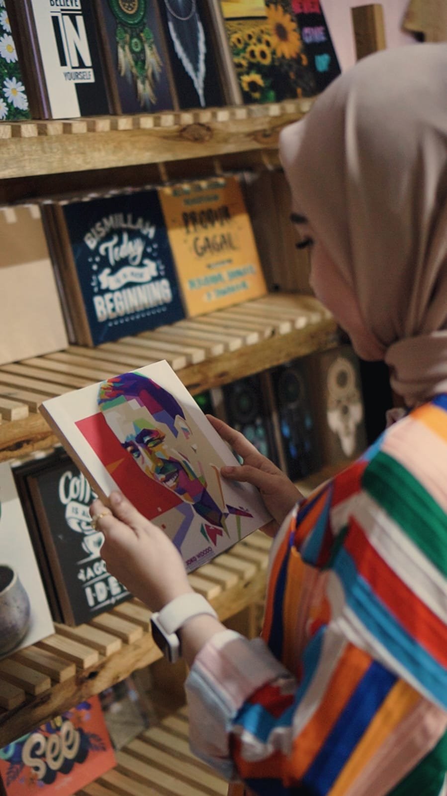 Dari Hasil Handcraft Berbahan Kayu, Rakastore Hasilkan Omzet 3-5 Juta Perbulan