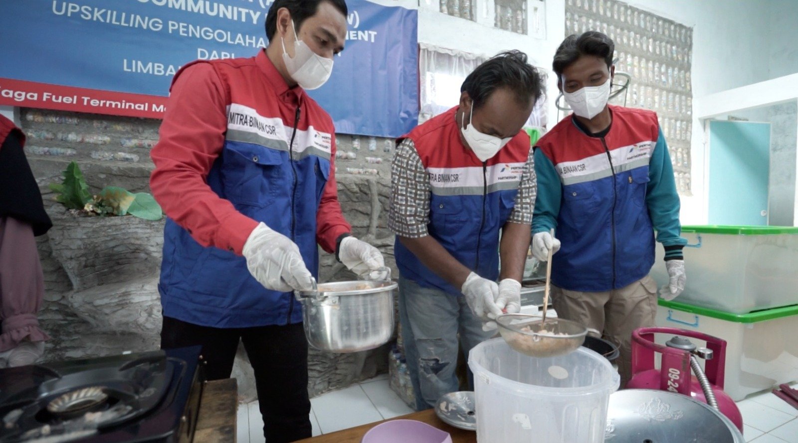 Mengolah Limbah Kulit Udang Ala Fuel Terminal Medan Group