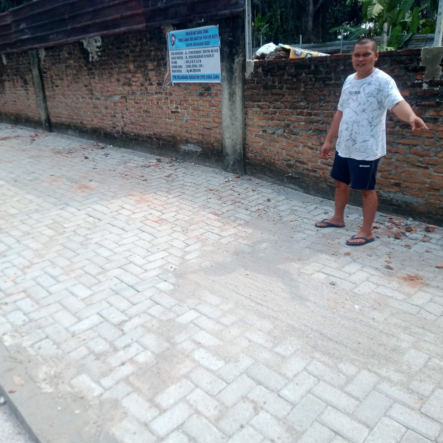 Pemasangan Paving Block Dusun IV Penungkiren Desa Lama Rampung Permudah Warga Pasarkan Hasil Bumi