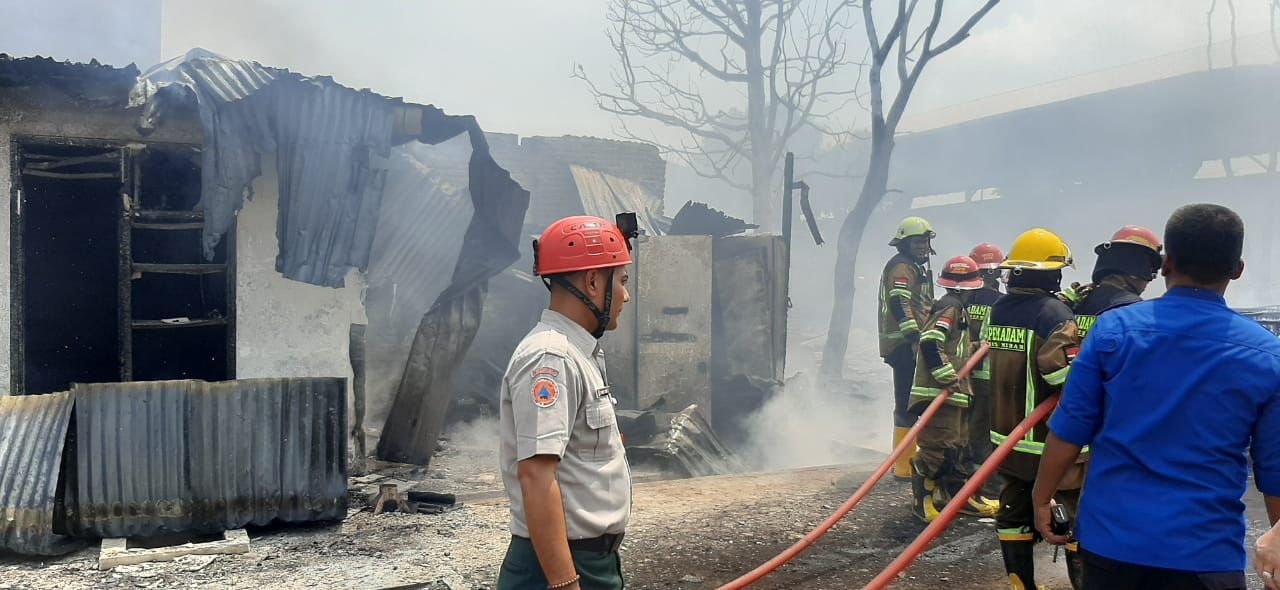 Dua Rumah dan Bengkel Mobil di Medan Deli Terbakar