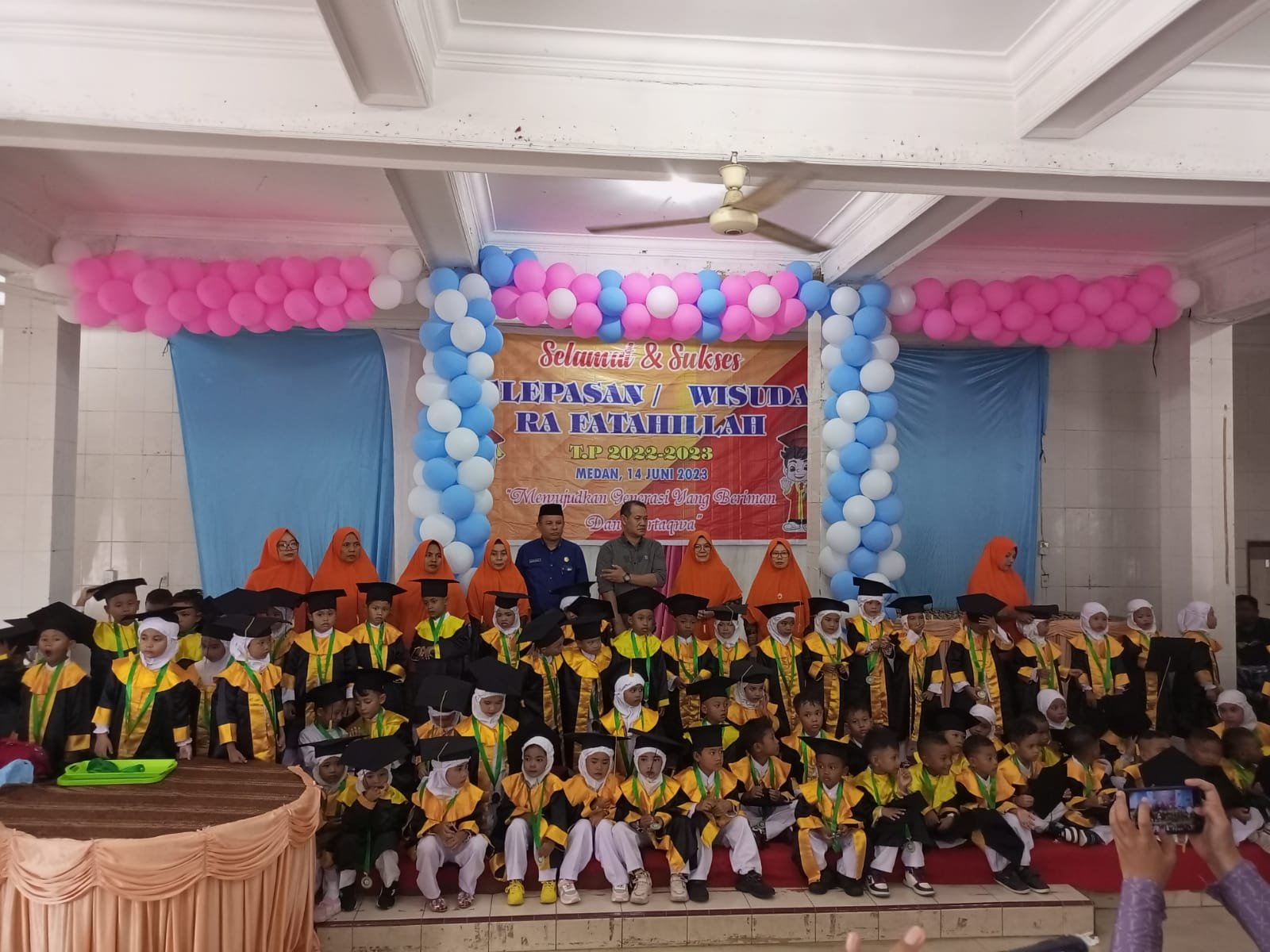 Sekolah RA Fatahillah Wisudakan 76 Siswa Generasi Beriman dan Bertaqwa