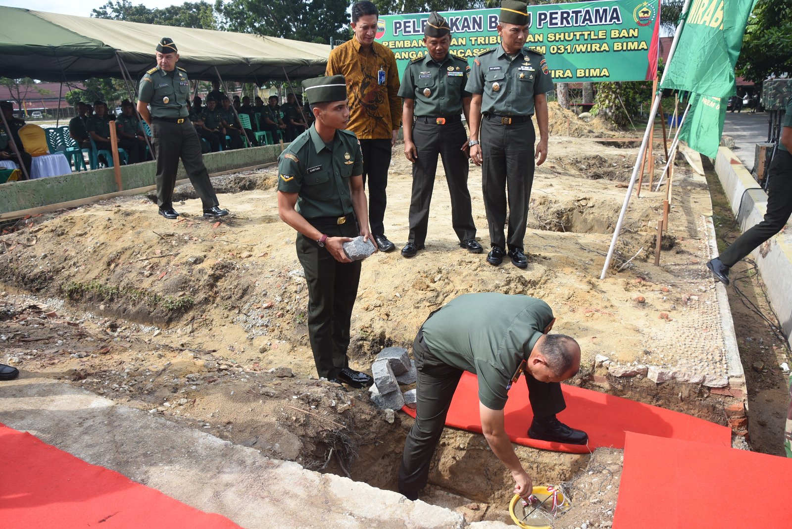 Danrem 031/WB Letakkan Batu Pertama Pembangunan Tribun dan Suttel Ban Lapangan Pancasila