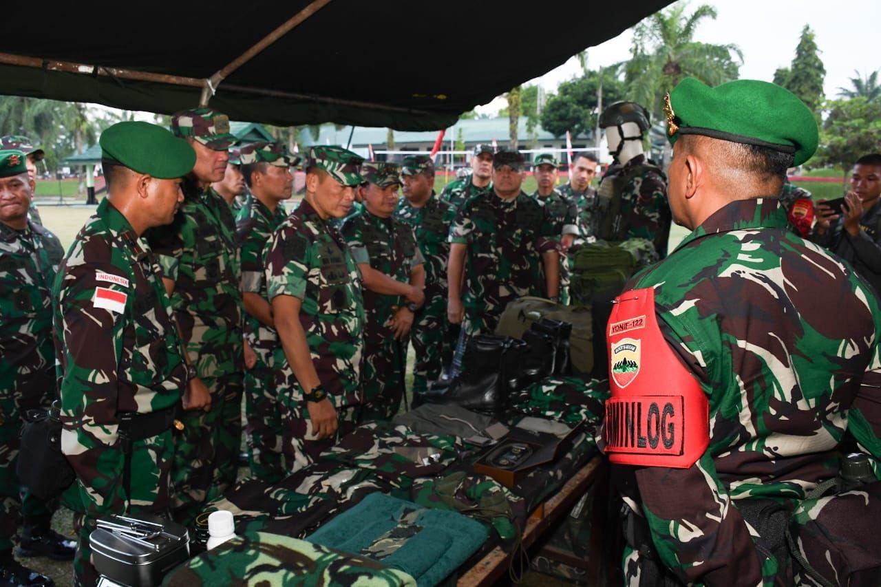 Pangdam I/BB Dampingi Asops Panglima TNI Lakukan Riksiapops Satgas Yonif 122/TS