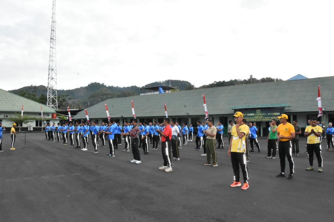 Danrem 023/K Olahraga Jalan Santai dengan Prajurit dan PNS