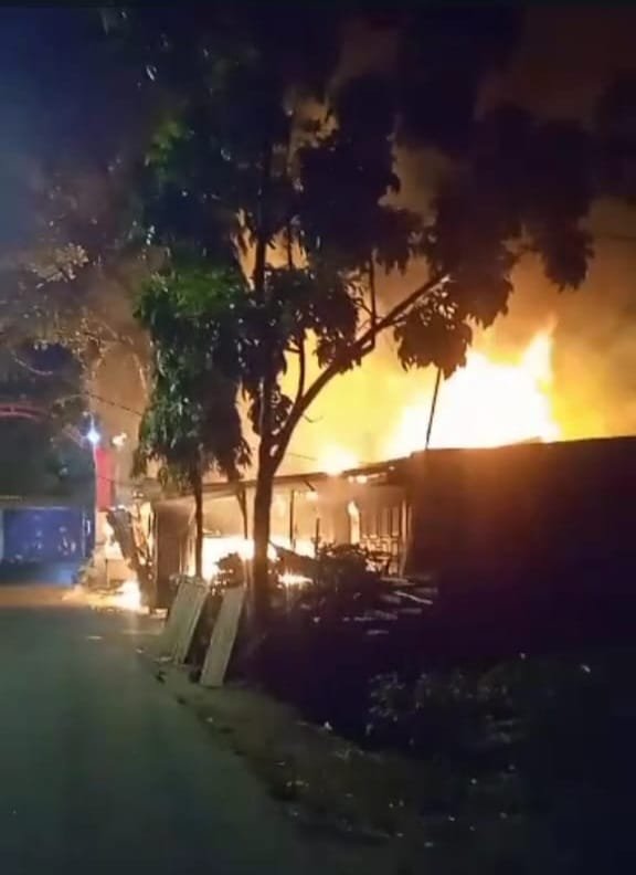 Kebakaran Ludeskan 5 Rumah di Batang Kuis, 1 Korban Tewas Terpanggang