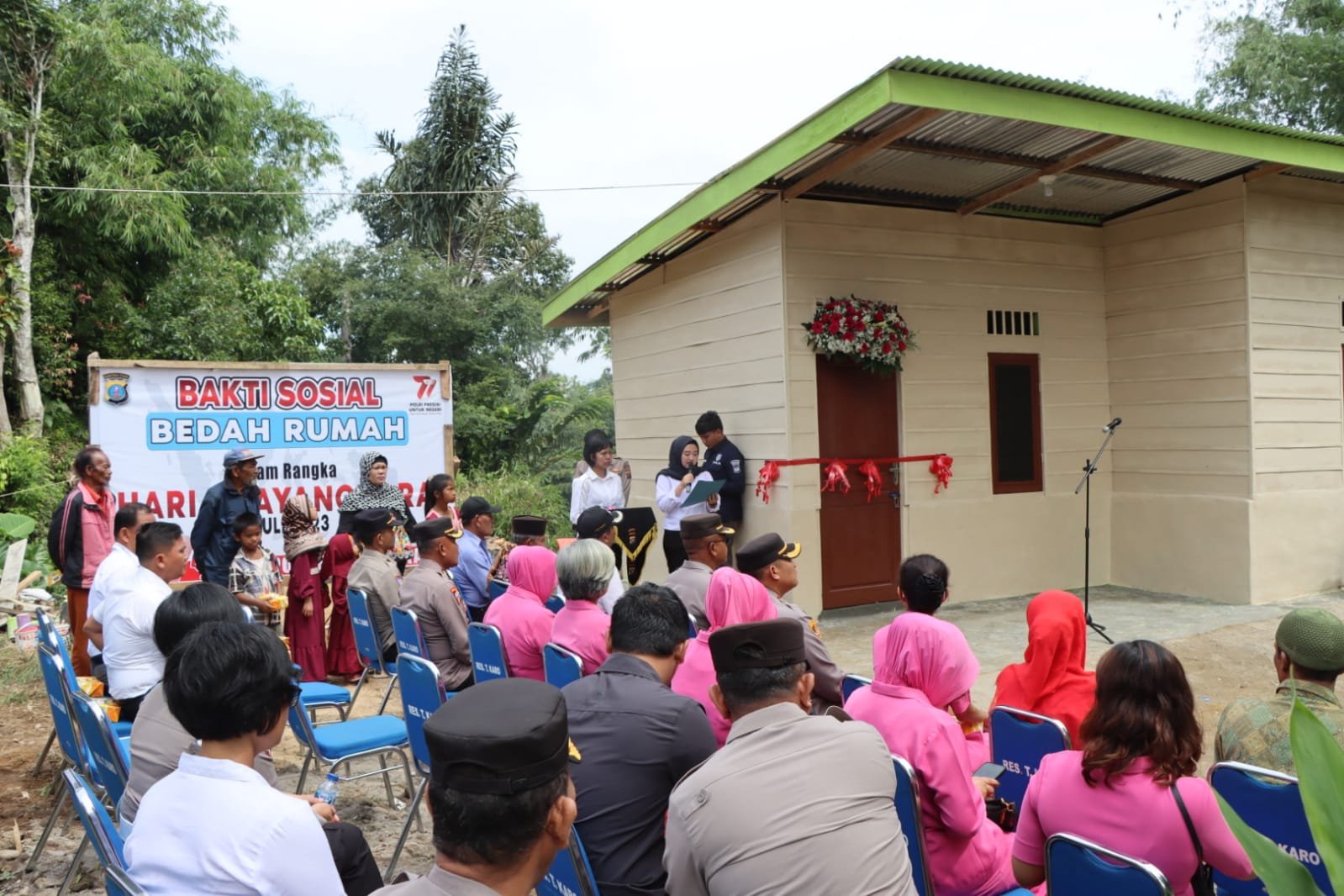 Sambut Hari Bhayangkara ke-77, Polres Tanah Karo Bedah Rumah Warga Jadi Layak Huni