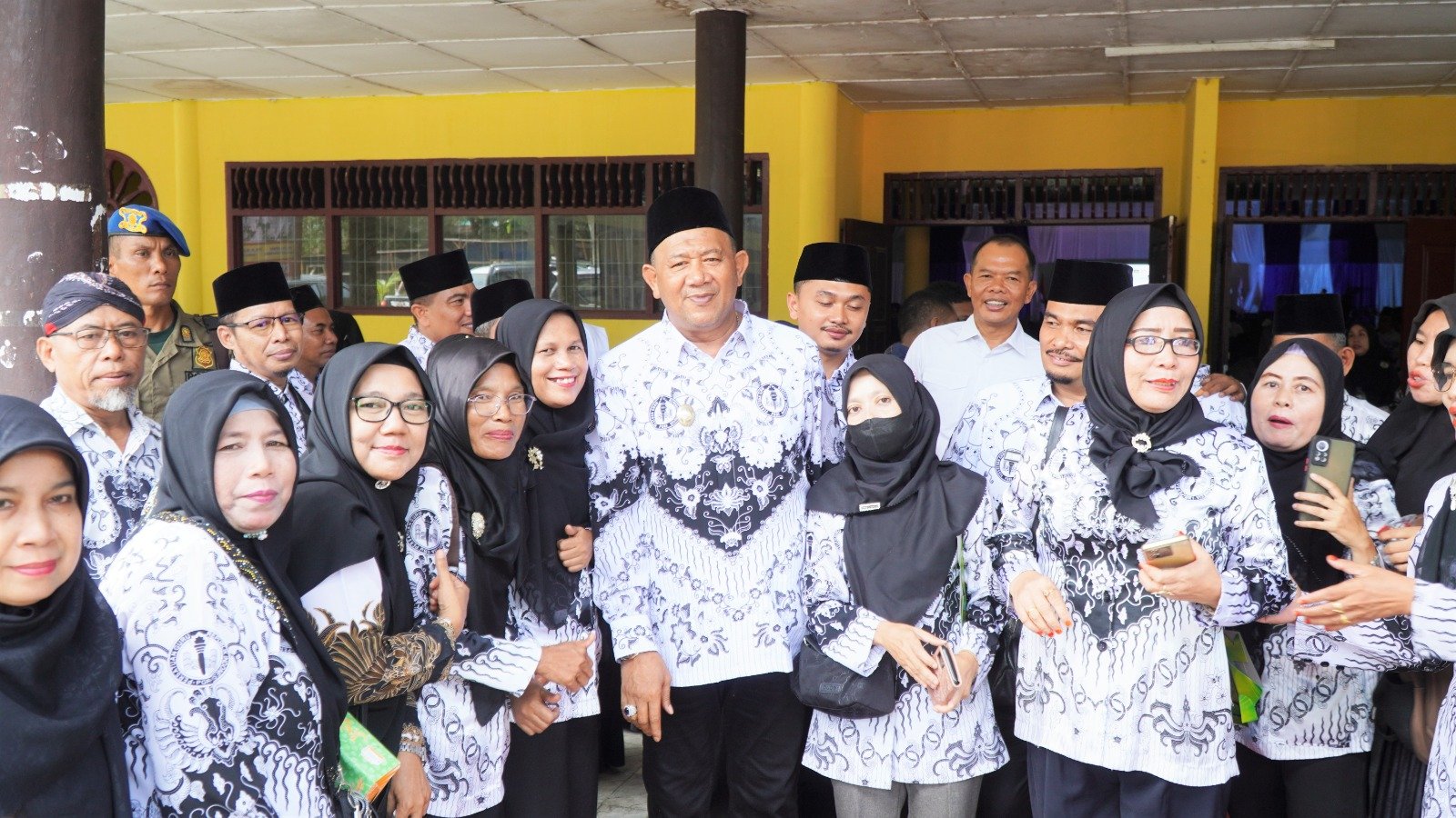 PGRI Gelar Seminar Internasional Pendidikan, Syah Afandin : Wujudkan Guru Profesional
