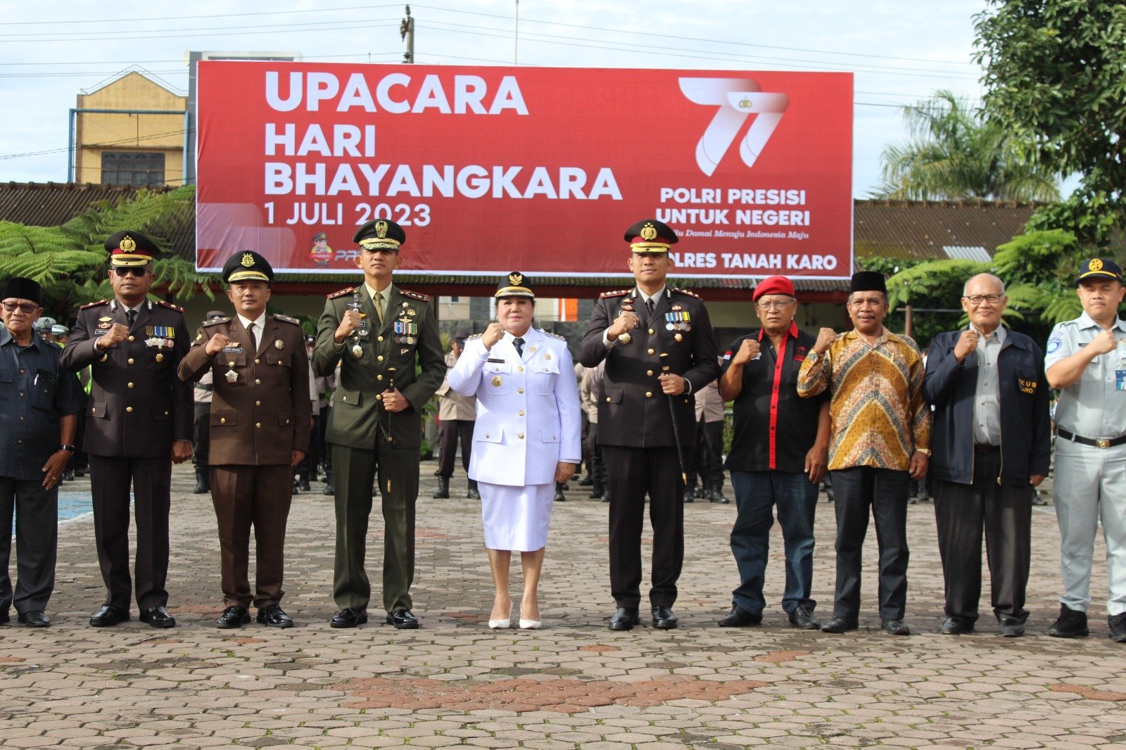 Bupati Karo Pimpin Upacara Hari Bhayangkara ke 77 di Polres Tanah Karo