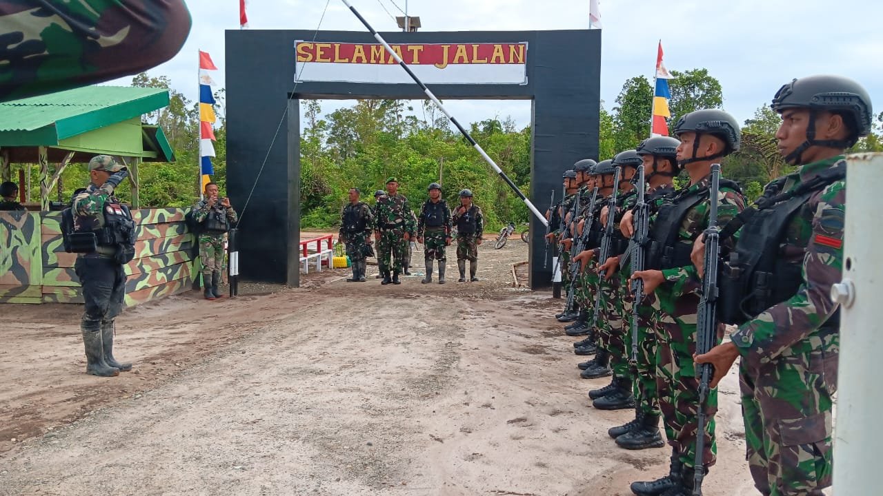 Pelihara Moril Anggota, Dansatgas Yonif 125/SMB Kunjungi Pos Asgon dan Haju