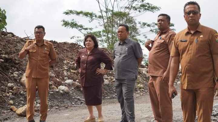 Bupati Karo bersama Ketua DPRD Sumut Tinjua Jalan Sejajar Akses Karo – Medan