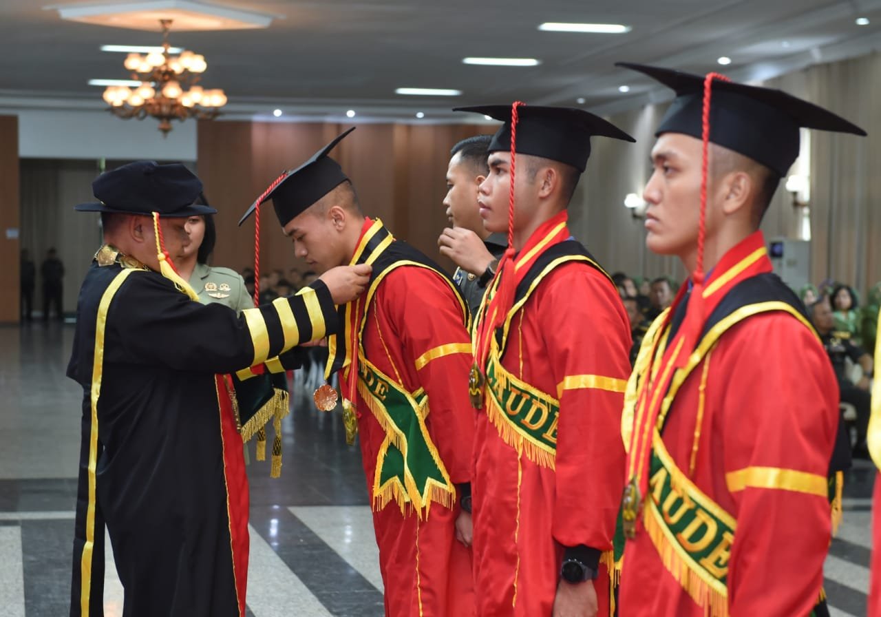 Kasad Tutup Pendidikan Taruna Akmil dan Mewisuda 356 Lulusan