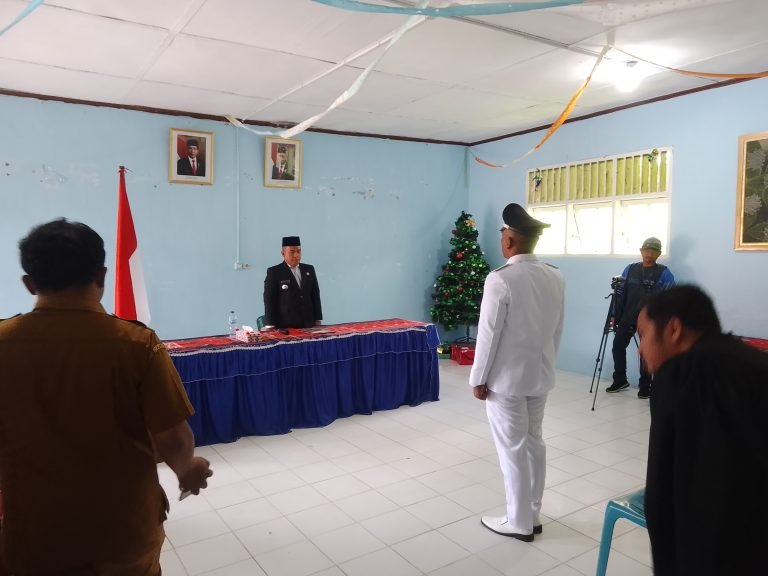 Bupati Samosir Lantik Kades Lumban Pinggol, Periode Sisa Jabatan