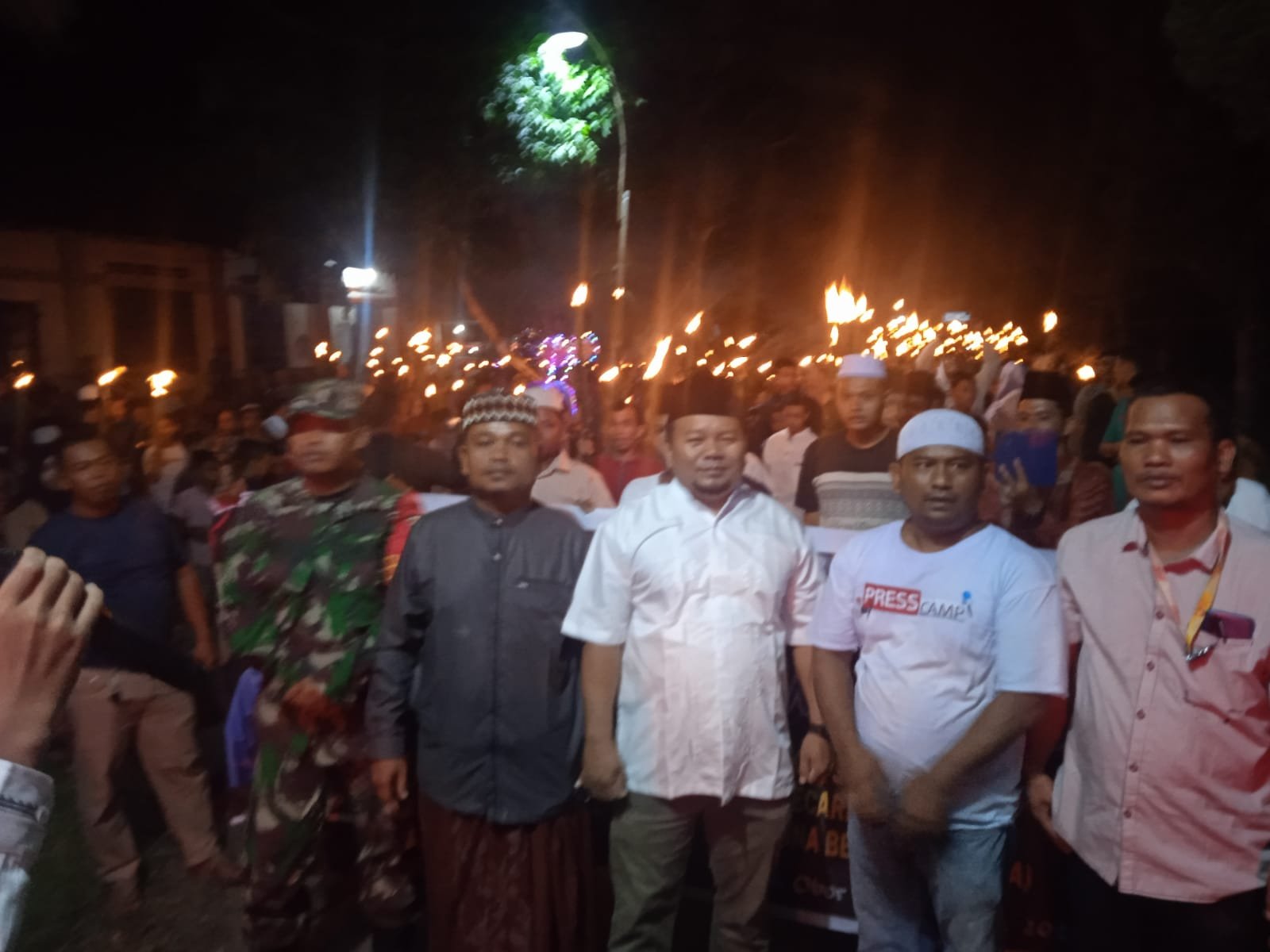 Sambut Tahun Baru Islam 1445 H, Karang Taruna san Muspika Kecamatan Siabu Adakan Pawai Obor