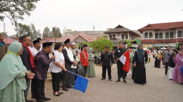 Bupati Karo Lepas Pawai Ta’aruf 1 Muharram 1445 Hijriah