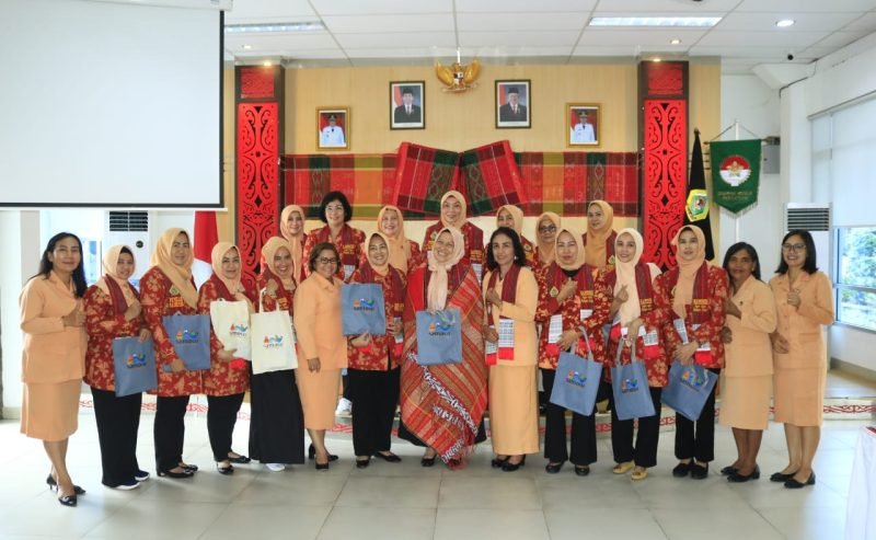 DWP Kabupaten Samosir Sambut Kunjungan Kerja DWP Provsu