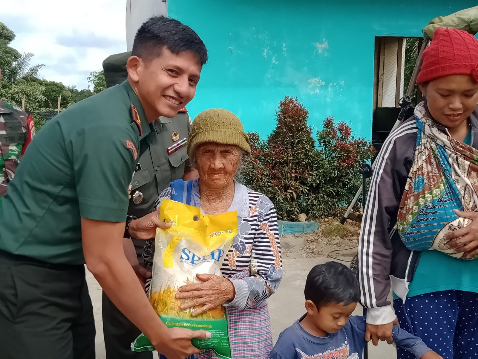 Dandim 0205/Tanah Karo : Program Air Bersih TNI AD Membantu Masyarakat Desa Tertinggal dan Mengurangi Penderita Stunting