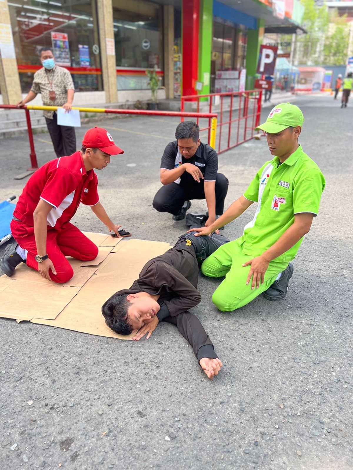 Pertamina Retail Gelar Latihan Simulasi Penanganan Keadaan Darurat di SPBU Medan
