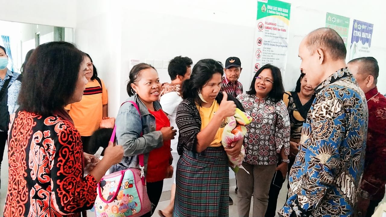 Sambut HARGANAS, Pemkab Samosir Gelar Pelayanan KB Gratis