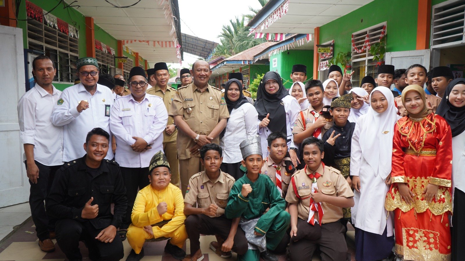 Resmikan Musholla MTs N 3 Langkat, Syah Afandin Didoakan Terus Jadi Pemimpin Amanah