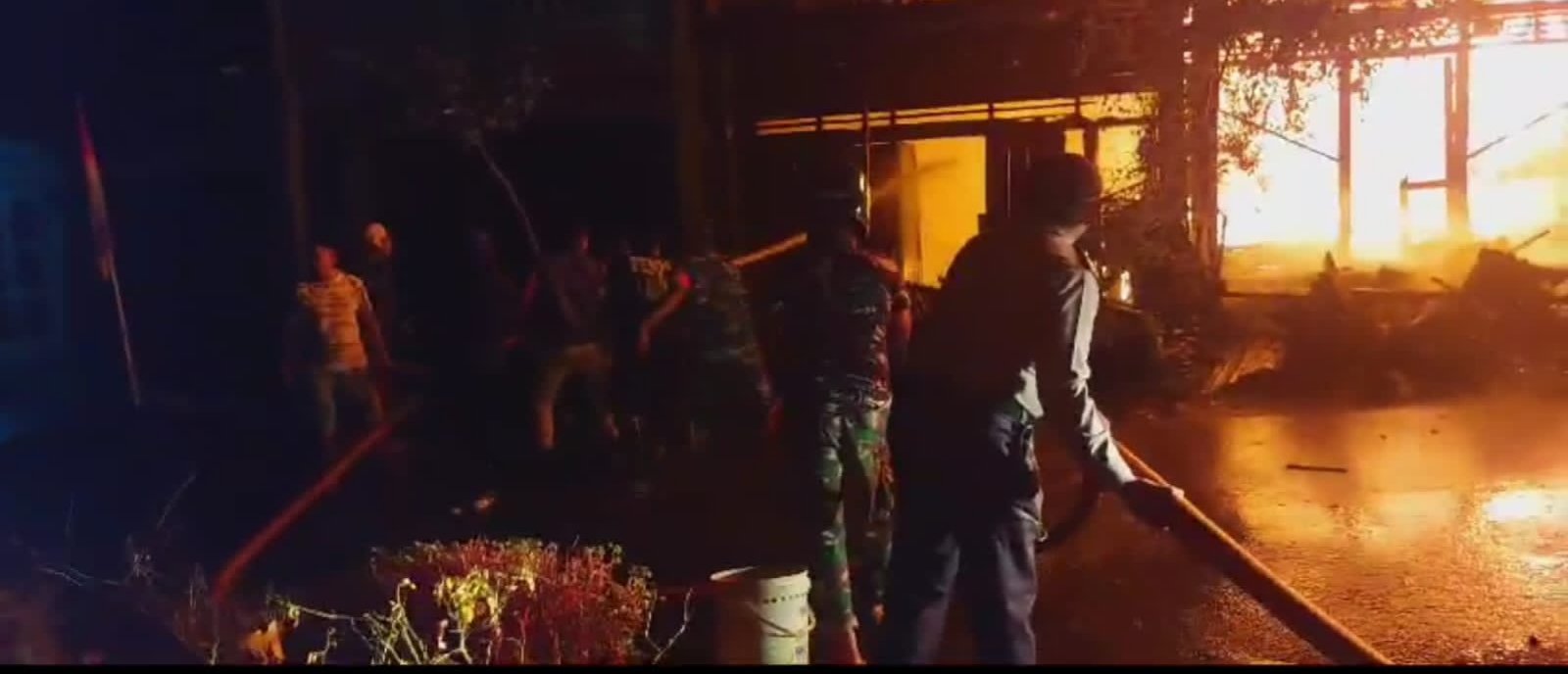 Kebakaran Hanguskan Empat Rumah Warga Tiganderket
