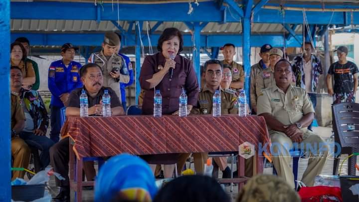 Bentuk Empati dan Simpati, Pemkab Karo Serahkan Bantuan Kepada Korban Kebakaran di Desa Tiganderket