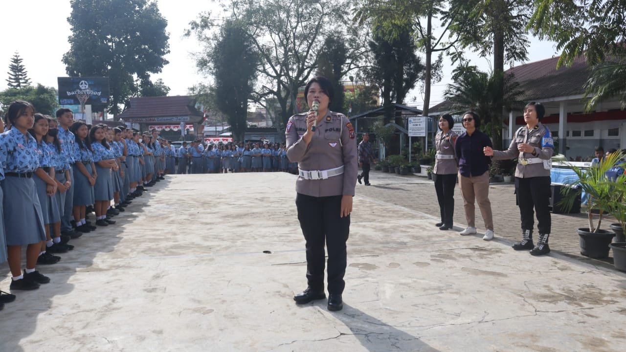 Sambut Hari Polwan Ke 75, Polwan Polres Tanah Karo Laksanakan Polwan Goes To School