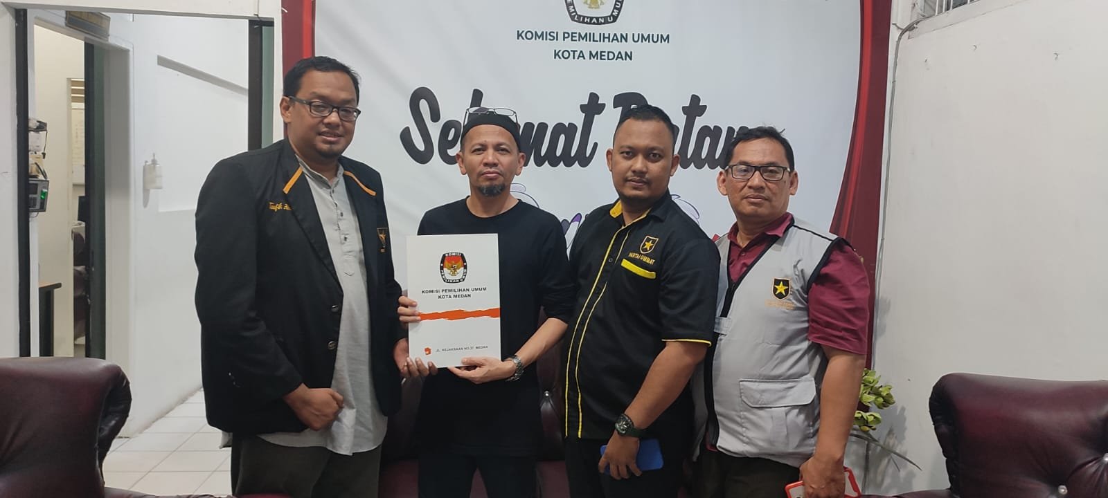 Dua Bacaleg Gagal (TMS) Partai Ummat Kota Medan Serahkan Berkas Perbaikan
