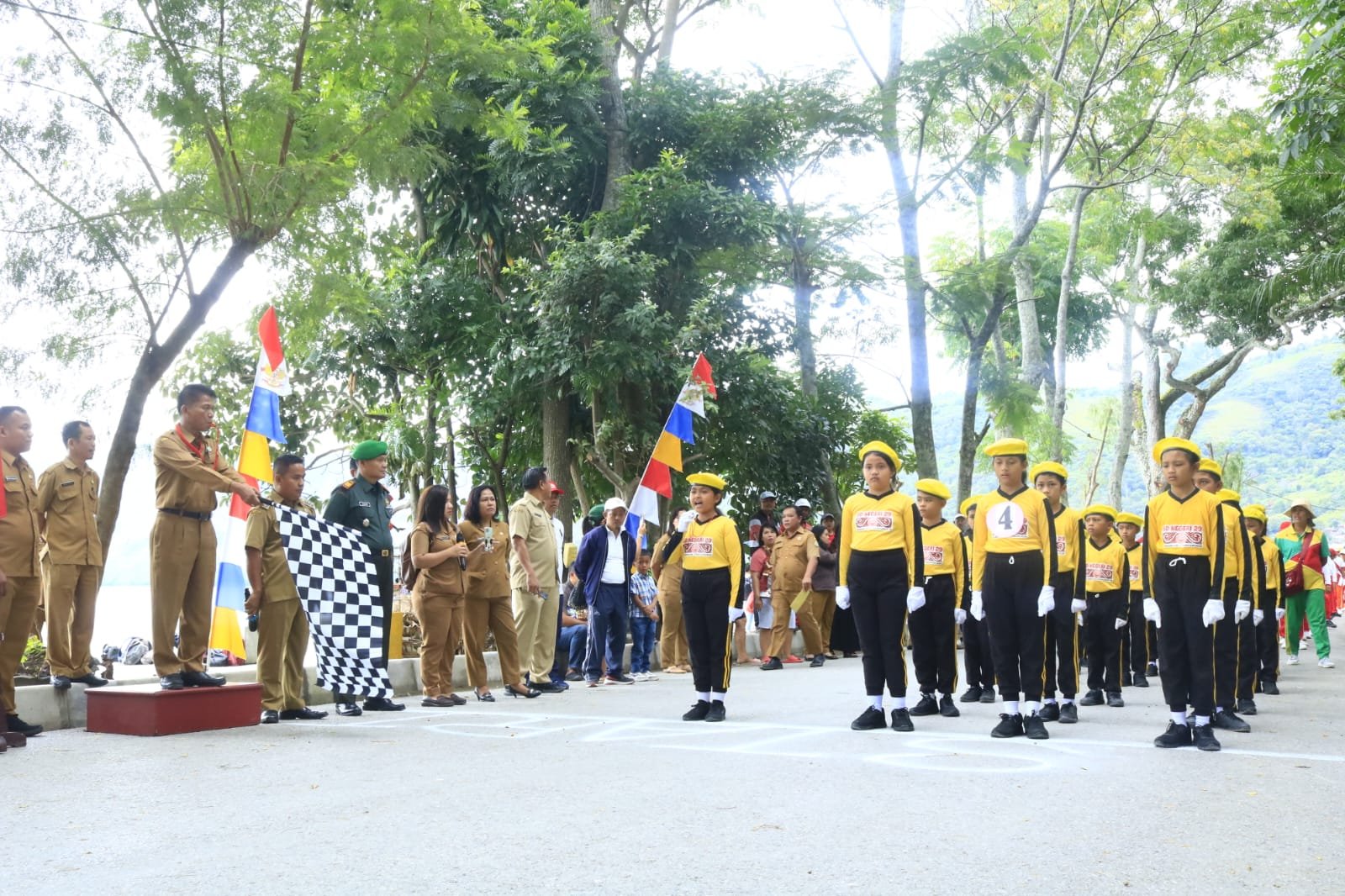 Bupati Samosir Lepas Lomba Gerak Jalan, Memeriahkan HUT Ke-78 RI