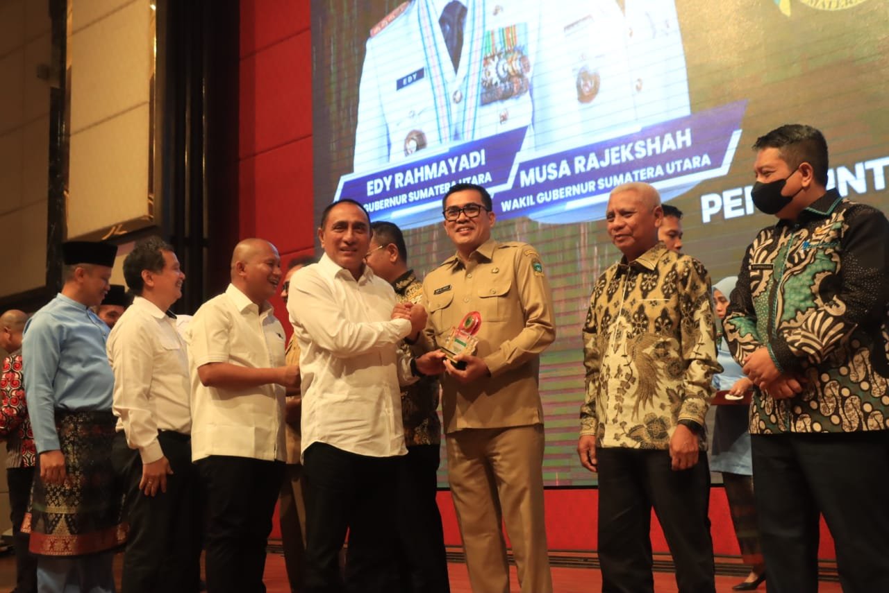 Bupati Samosir Terima Penghargaan Opini WTP Laporan Keuangan