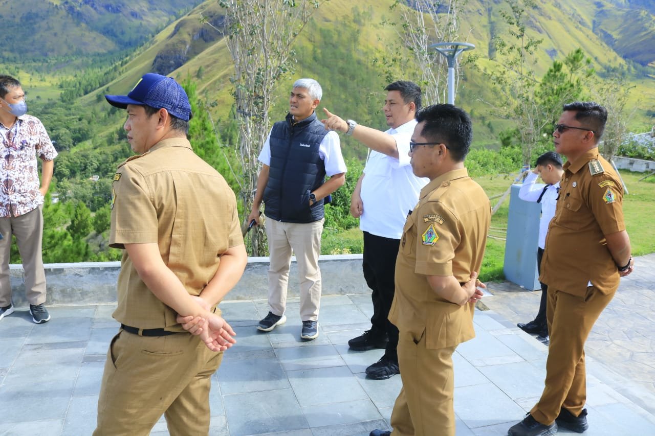 Kementerian BAPPENAS Kunjungi  Samosir